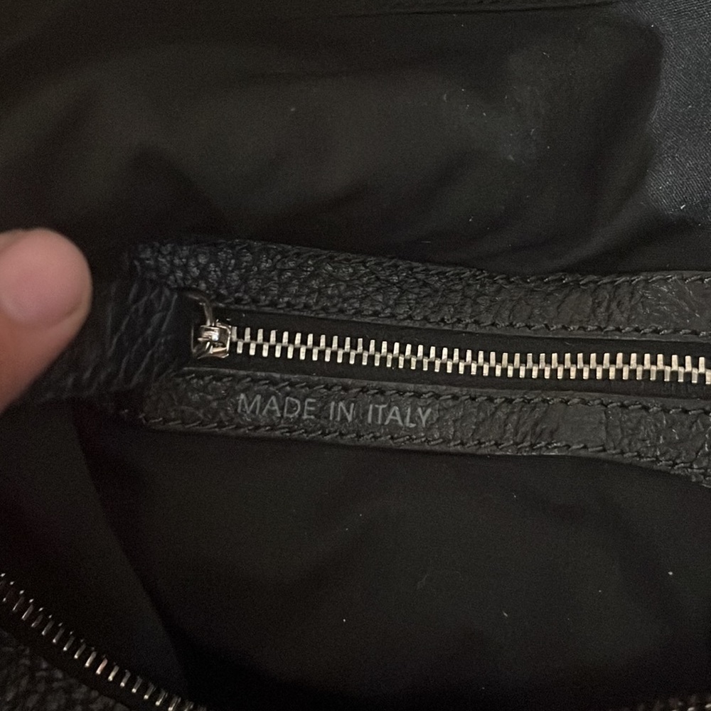Tod's Black Leather Shoulder Bag - Picture 9 of 11